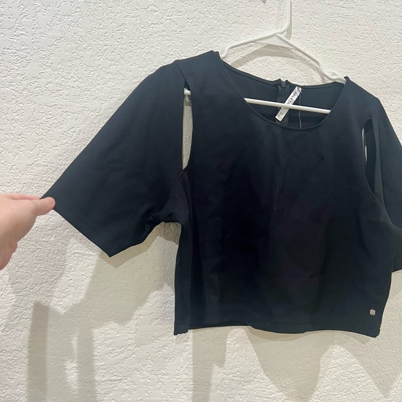 Fabletics | NWT Womens Size XL Black Eva Midi Top Cutouts - Picture 3 of 6
